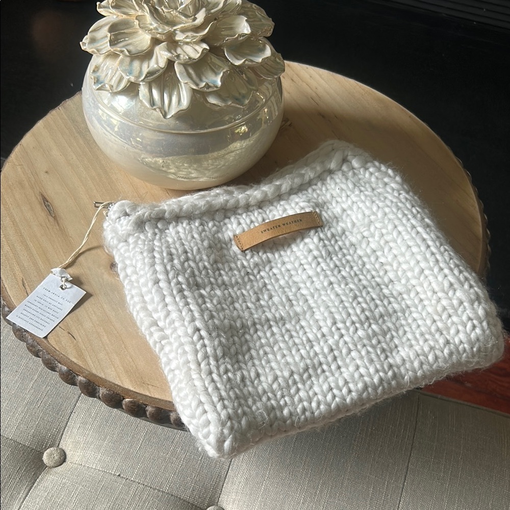 NWT Paper Destiny Pouch Christmas Knit Asst/ Pouchette